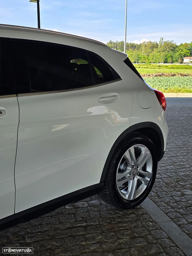Mercedes-Benz GLA 180 (CDI) d Urban - 11