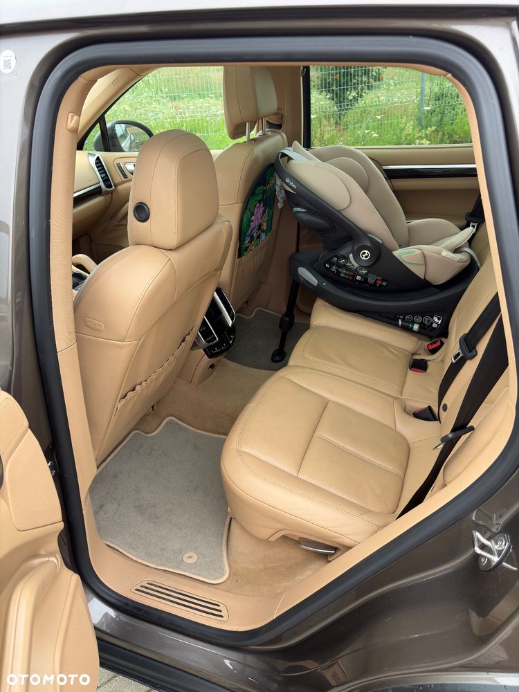 Porsche Cayenne - 9