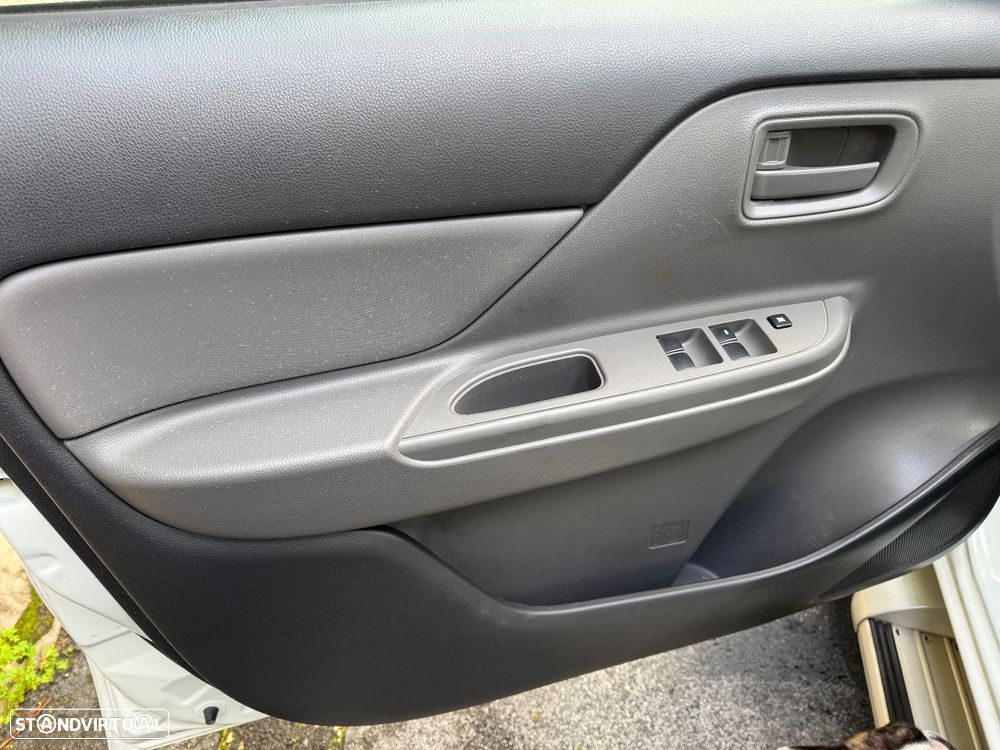 Mitsubishi L200 2.4 DI-D CD Invite 2WD - 18