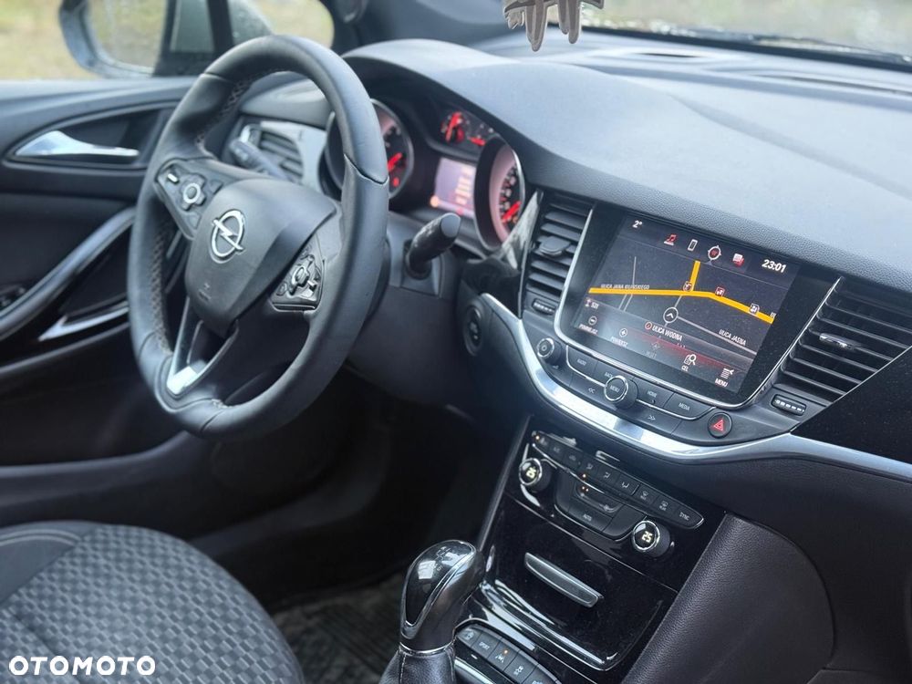 Opel Astra 1.6 CDTI Essentia - 11