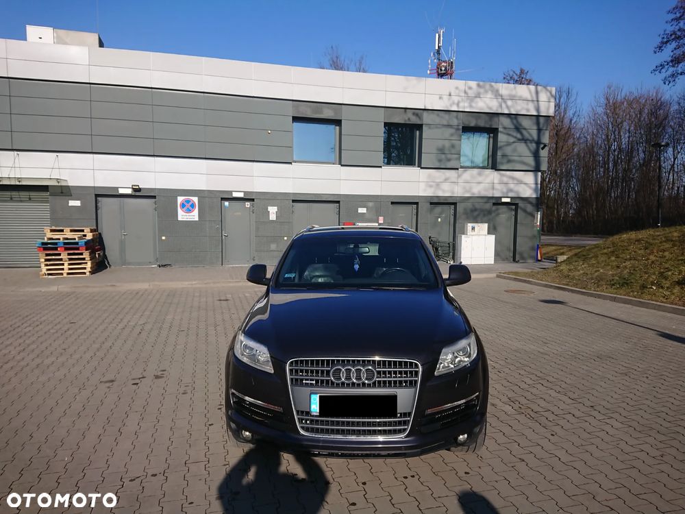 Audi Q7 - 1