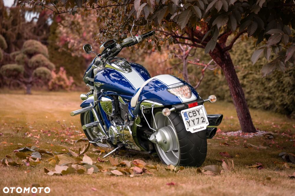 Suzuki Intruder - 2