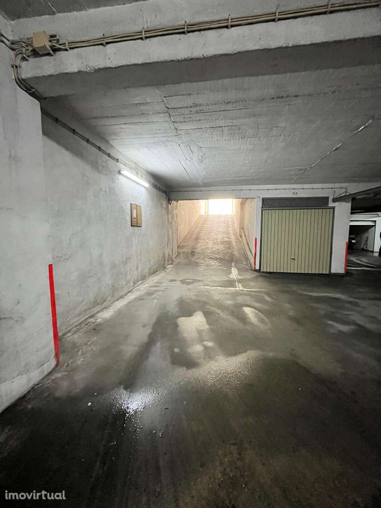 Garagem Privativa- 13m2 I Excelente Localização No Barreiro I Praticid - Grande imagem: 3/8