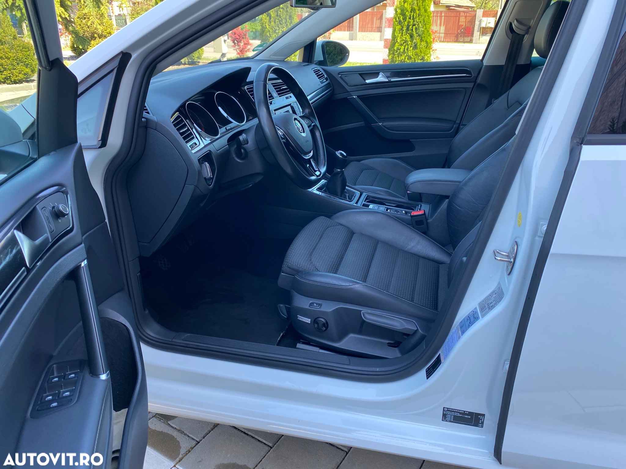 Volkswagen Golf 2.0 TDI Highline - 10