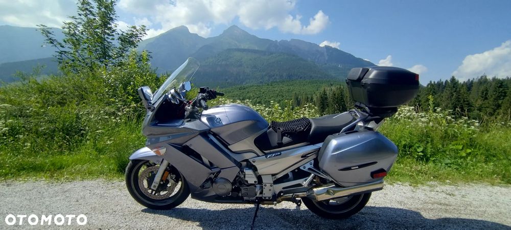 Yamaha FJR - 2