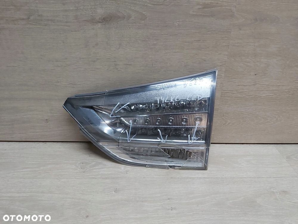 TOYOTA Sienna Sport 11- 20 r lampa prawy tył LED w klapę - 1