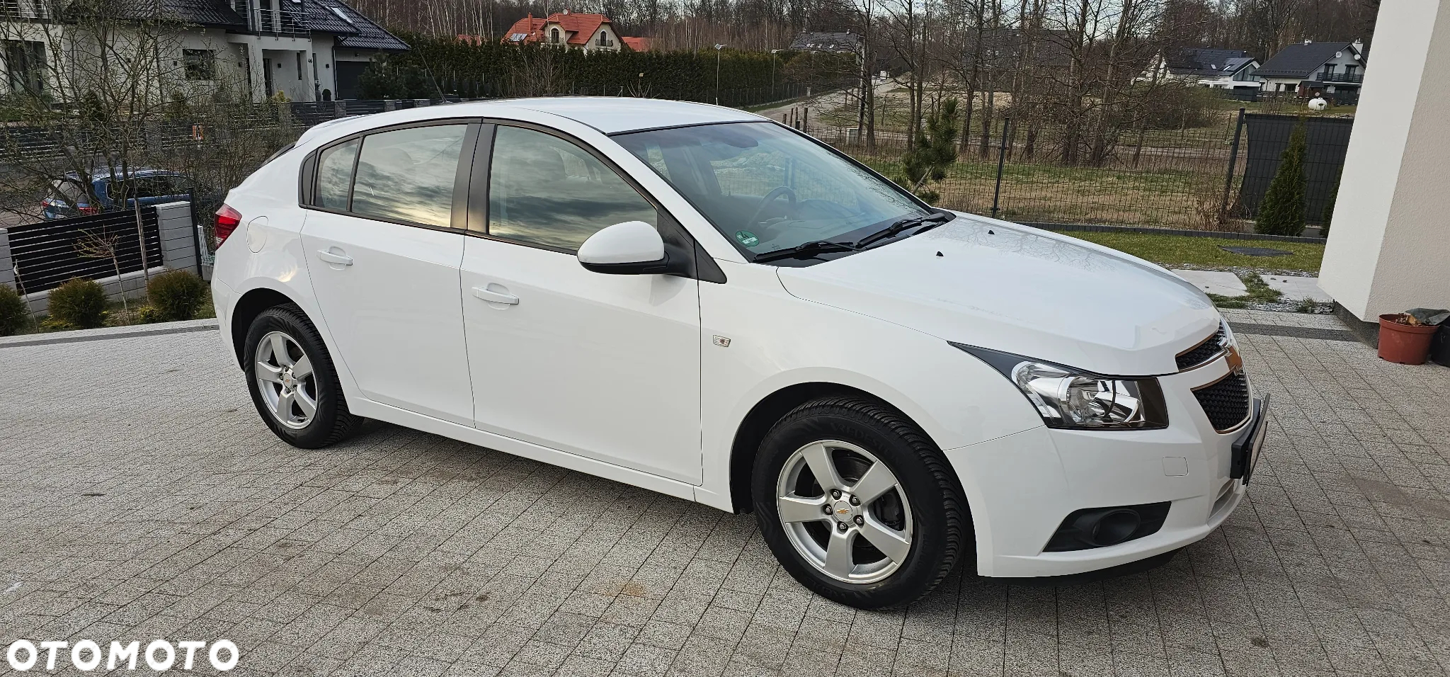 Chevrolet Cruze 1.6 LS+ - 24