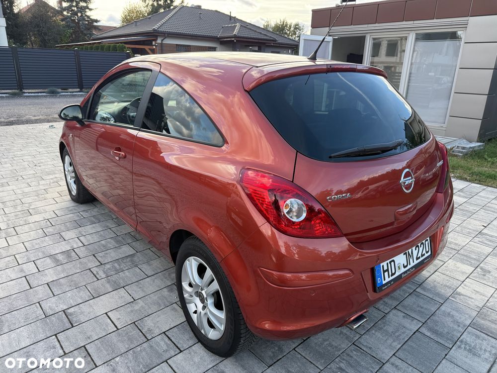 Opel Corsa 1.2 16V Cosmo - 40