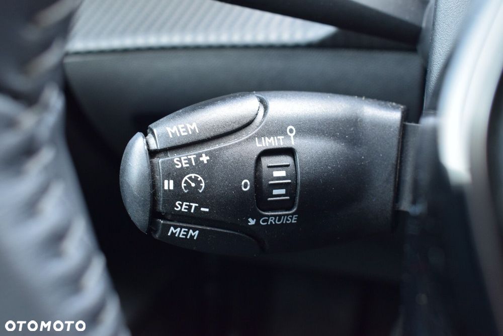 Peugeot 208 1.2 PureTech Allure Pack S&S - 19