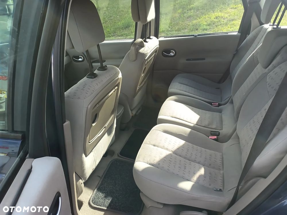 Renault Grand Scenic - 14