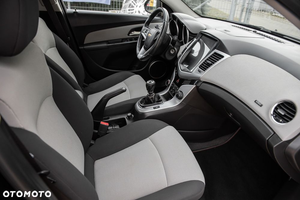 Chevrolet Cruze 1.6 - 26