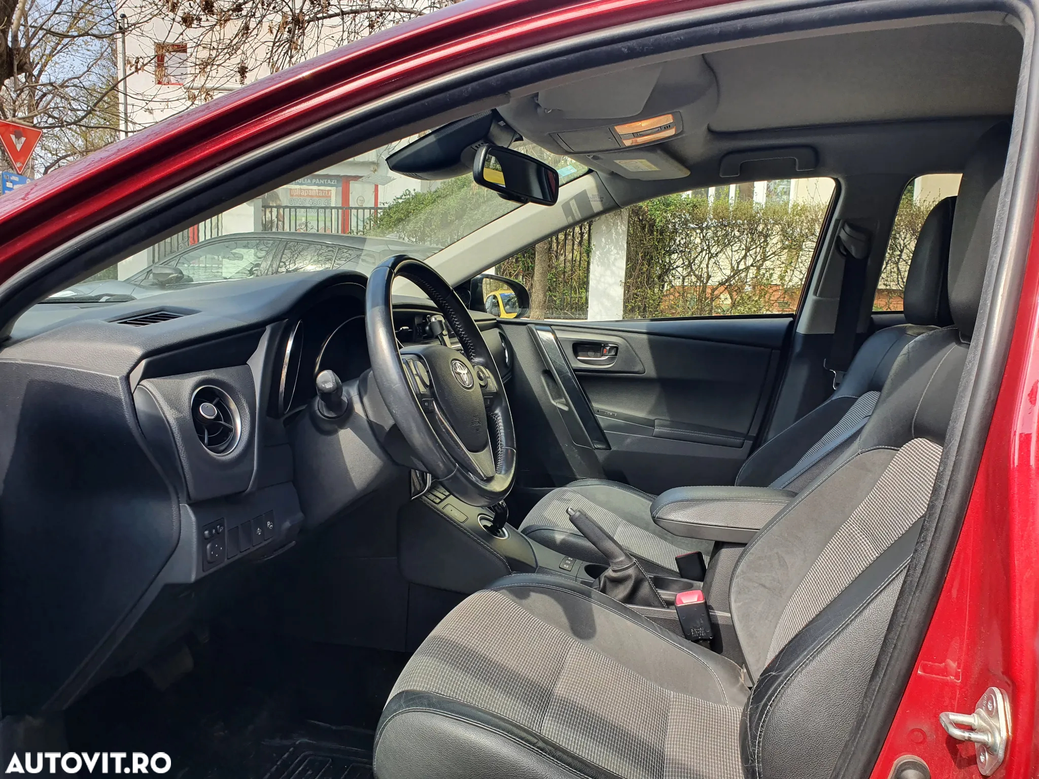 Toyota Auris 1.8 L VVT-i Hybrid Sol + - 15