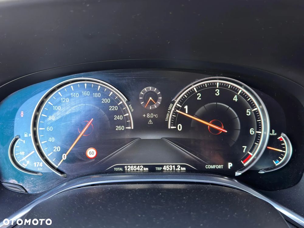 BMW Seria 7 750i xDrive - 6