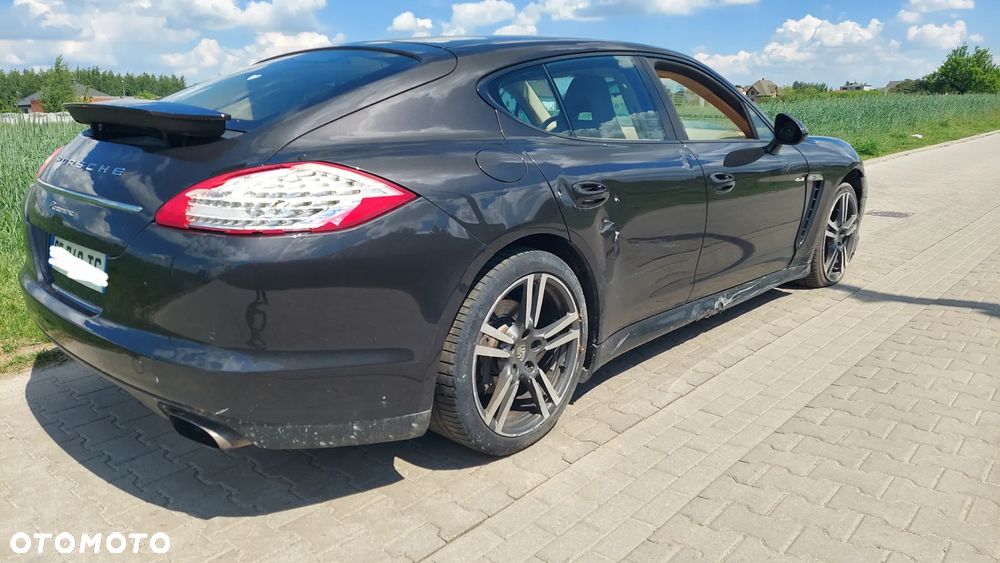 Porsche Panamera Standard - 4