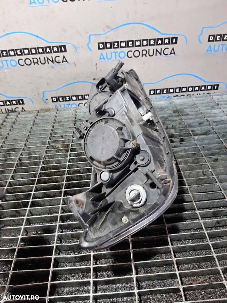 Far Stanga Kia Sorento II 2009 - 2015 SUV 4 Usi (733) Xenon - 4