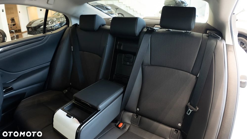Lexus ES 300h Business Edition - 7