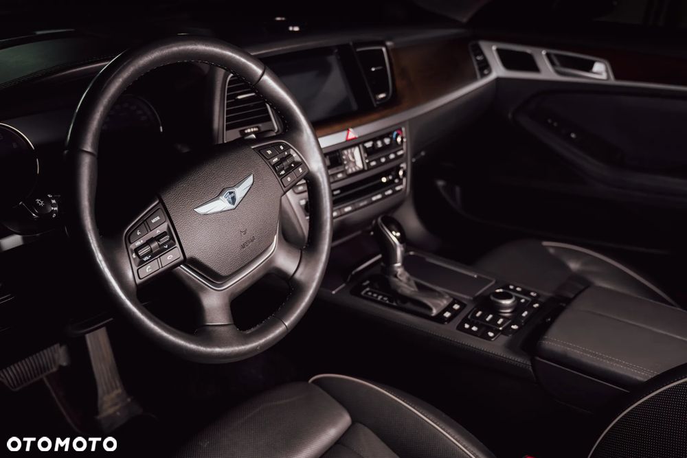 Hyundai Genesis 3.8 V6 GDI - 8