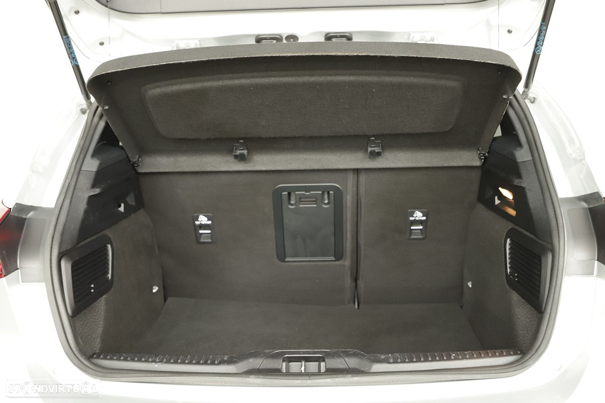 Ford Focus 1.0 EcoBoost MHEV ST-Line - 23
