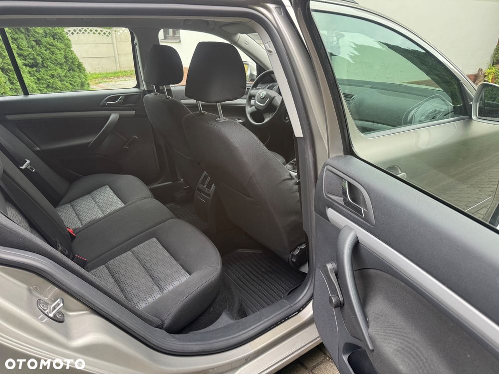 Skoda Octavia 1.6 TDI Ambiente - 8