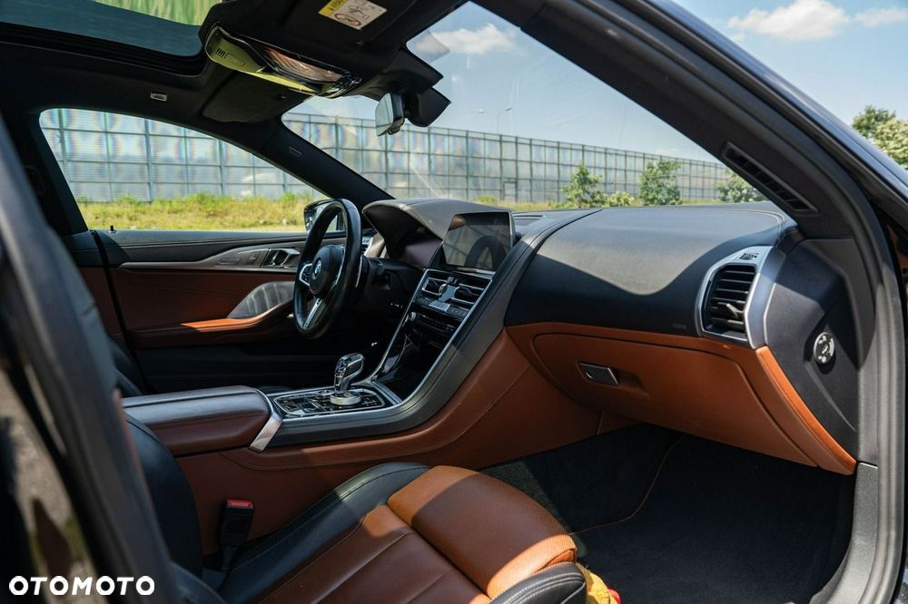 BMW Seria 8 M850i xDrive - 22