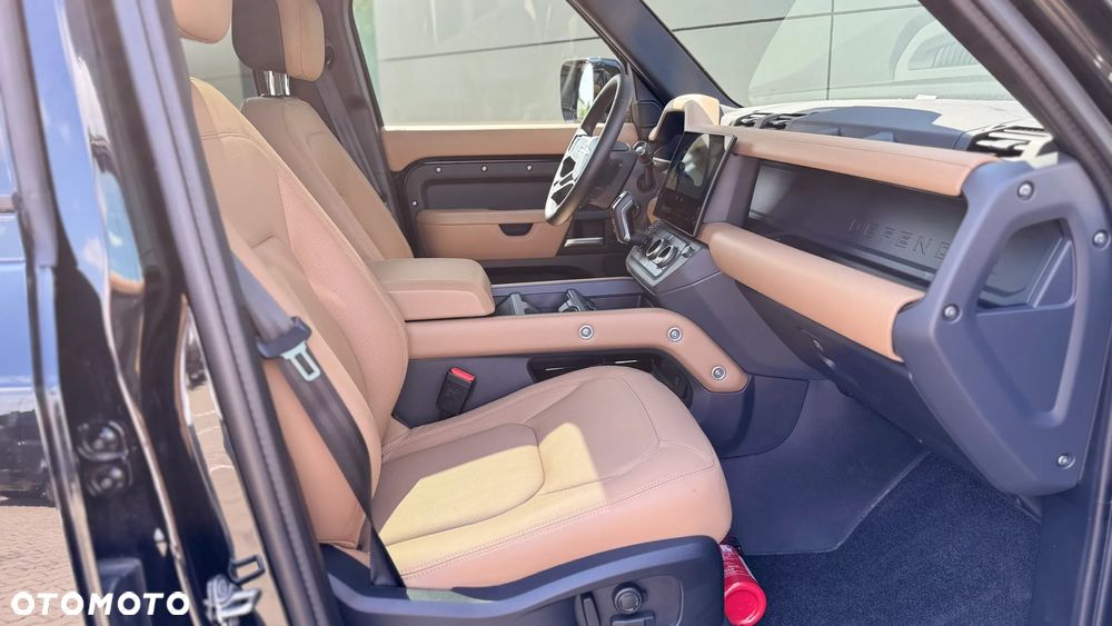 Land Rover Defender 3.0 D250 mHEV X-Dynamic HSE - 12