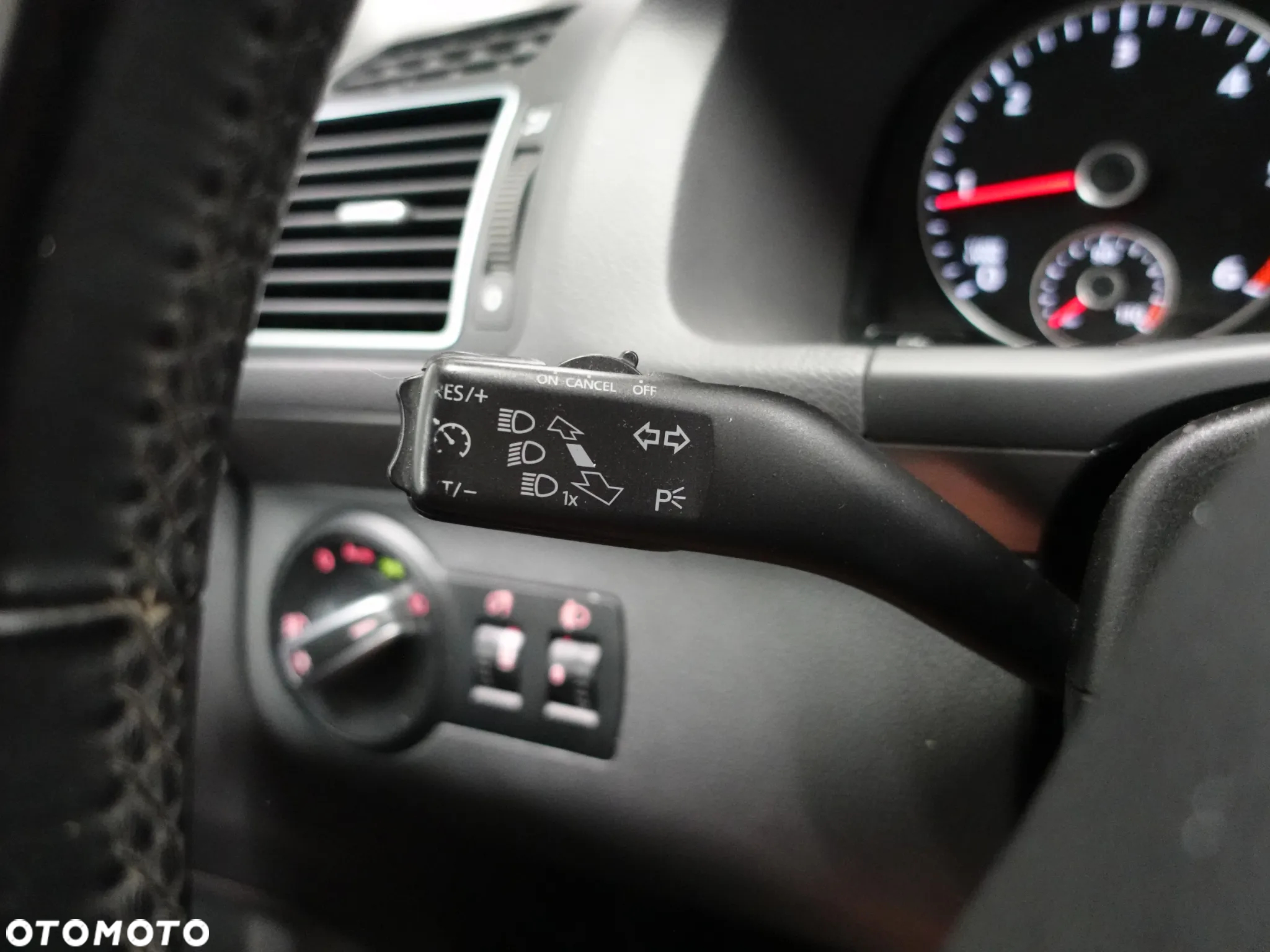 Volkswagen Touran 2.0 TDI DPF Comfortline - 35
