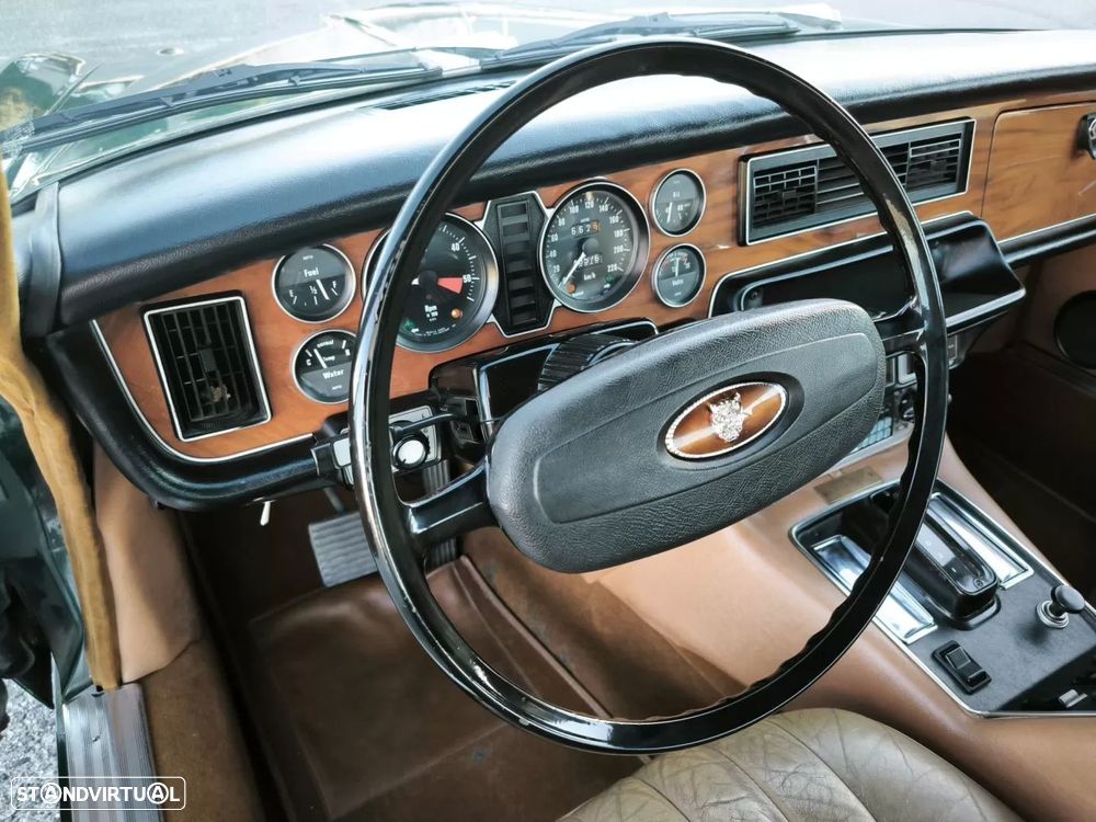 Jaguar XJ - 28