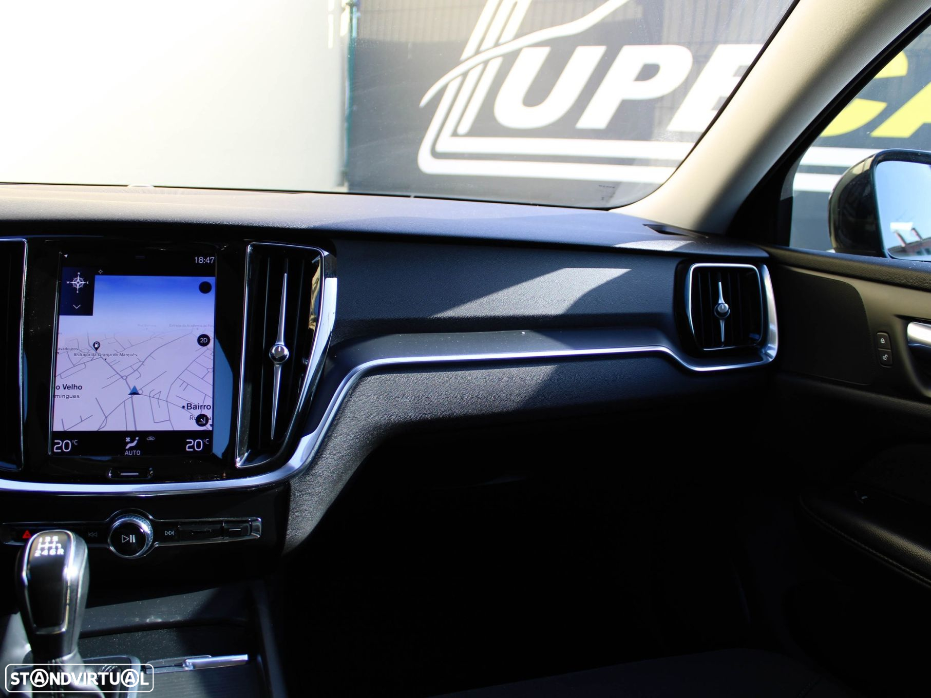 Volvo V60 2.0 D3 - 24