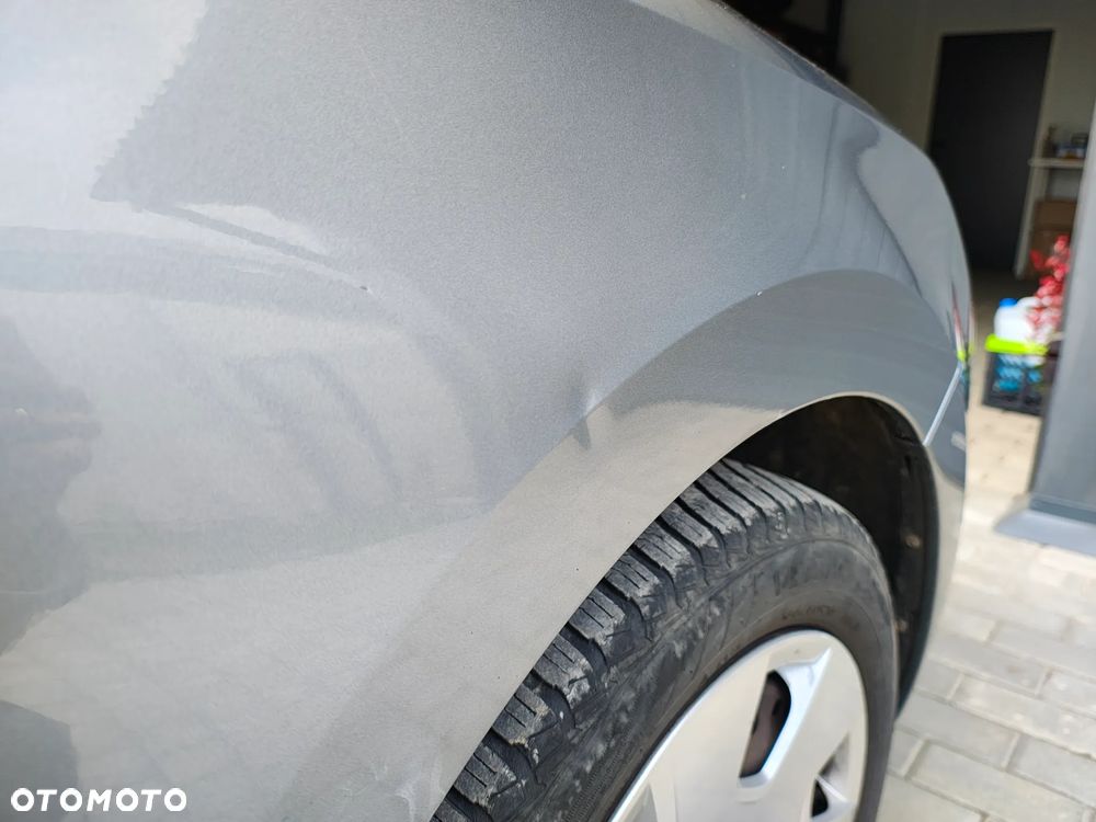 Skoda RAPID 1.2 TSI Ambition - 27