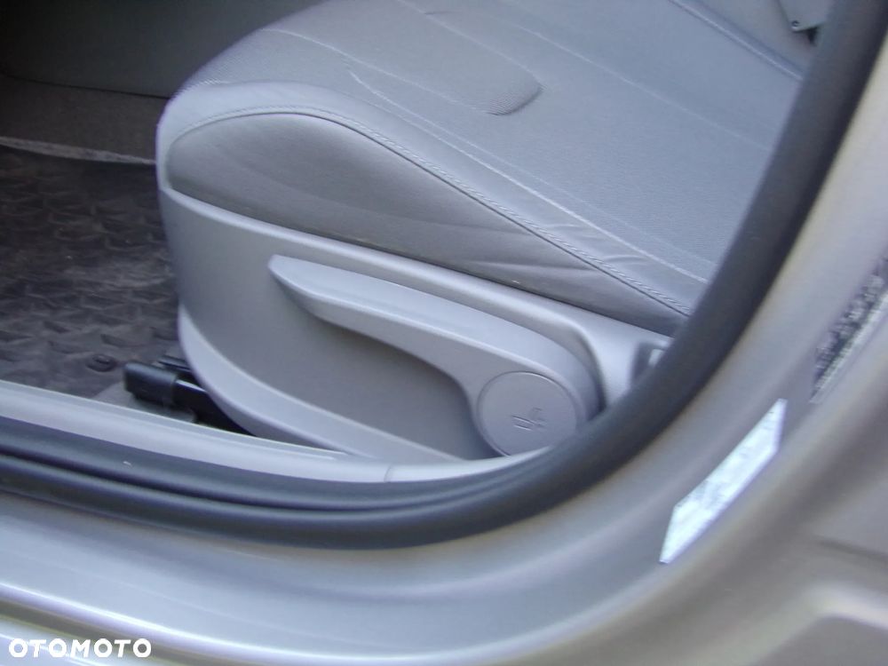 Hyundai Elantra 1.6 Smart - 26