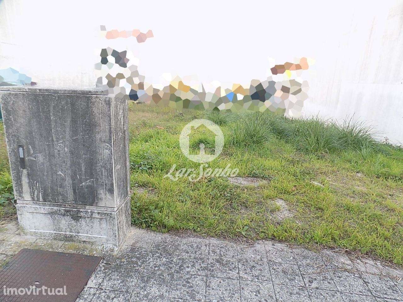 Terreno p/ construção moradia em Banda 3 pisos com 250m2 em S. Romã... - Grande imagem: 2/6