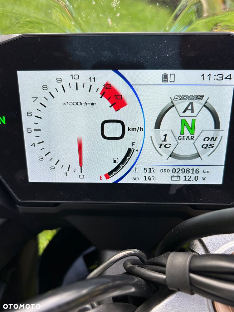 Suzuki GSX 1000 - 6