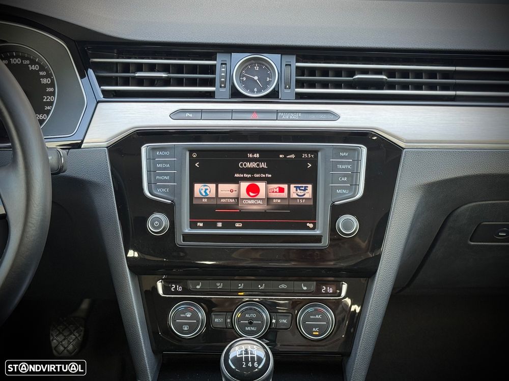 VW Passat 2.0 TDI Highline - 13