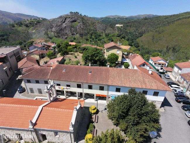 Prédio no Centro de Terras de Bouro - Grande imagem: 3/10
