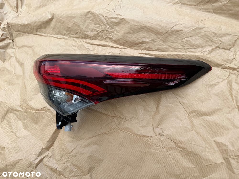 LAMPA PRAWA PRAWY TYŁ TYLNA TOYOTA HIGHLANDER IV 19- - 2