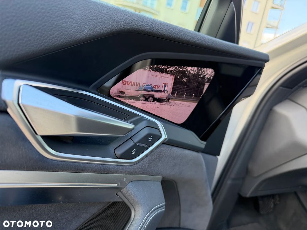 Audi e-tron - 13