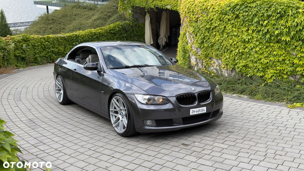BMW Seria 3 330i - 9