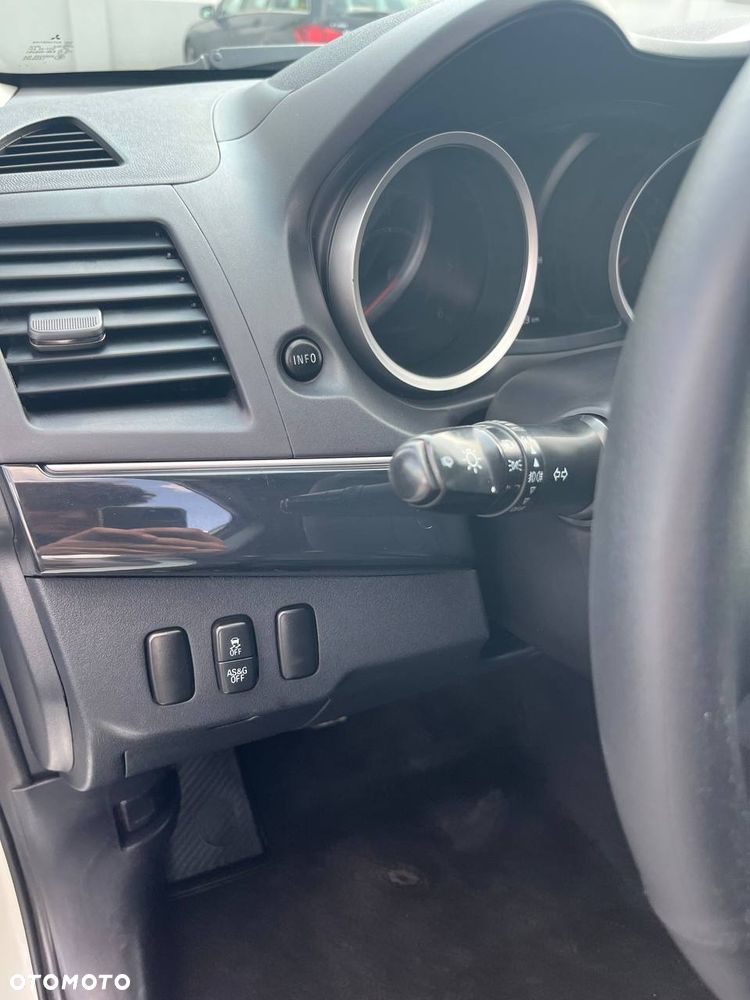 Mitsubishi Lancer - 8