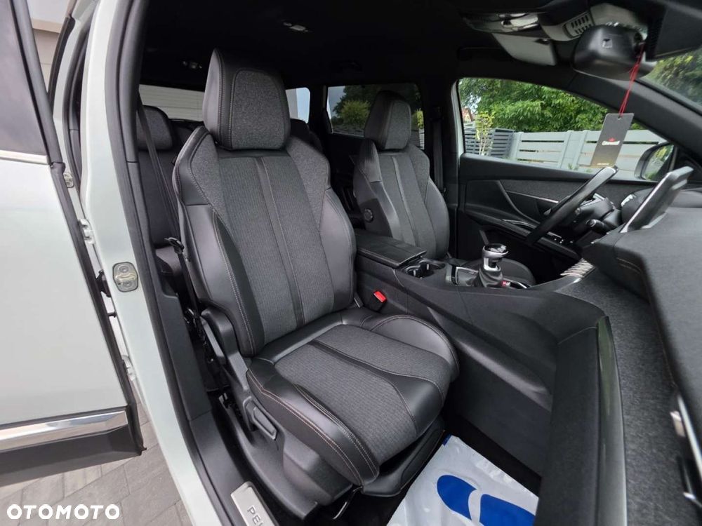 Peugeot 5008 - 24