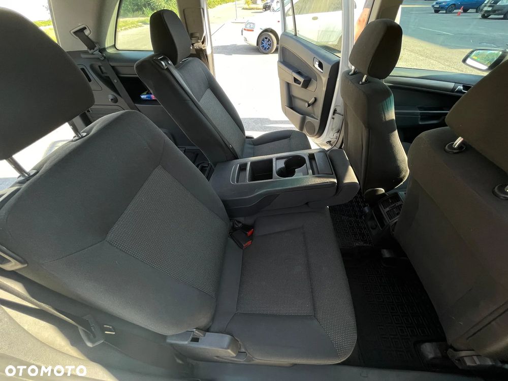 Opel Zafira - 16