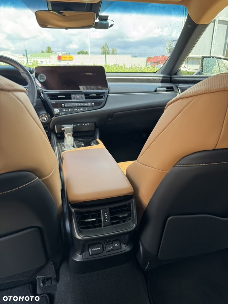 Lexus ES 300h Prestige - 19