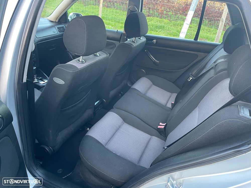 VW Golf 1.9 TDi 25 Anos Aut. - 13