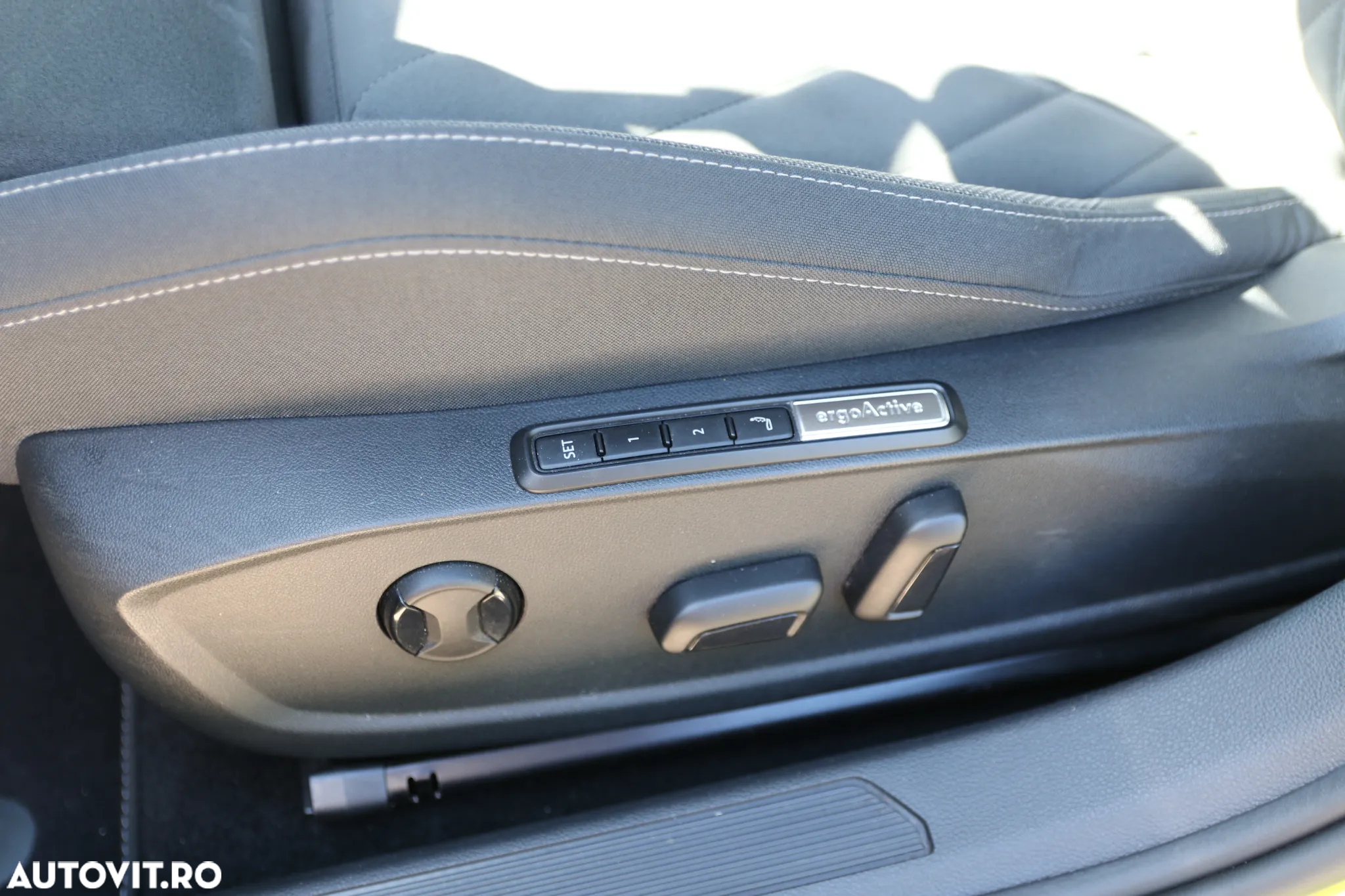 Volkswagen Golf 1.5 TSI ACT Style - 19
