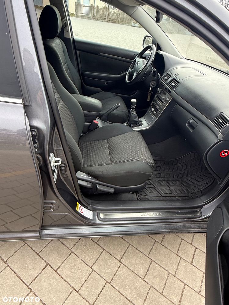 Toyota Avensis 2.2 D-CAT Team - 26