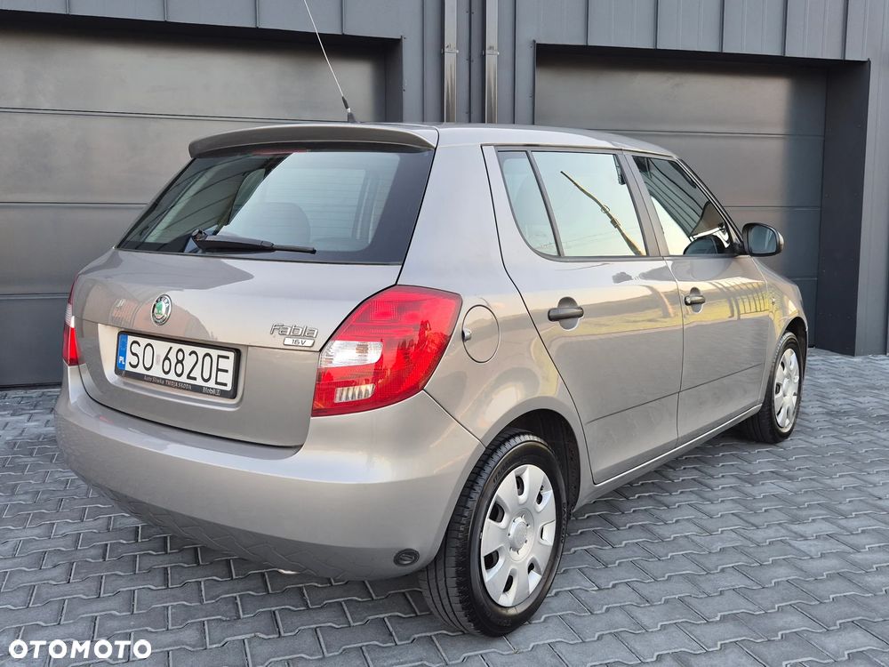 Skoda Fabia 1.4 16V Elegance Plus - 6