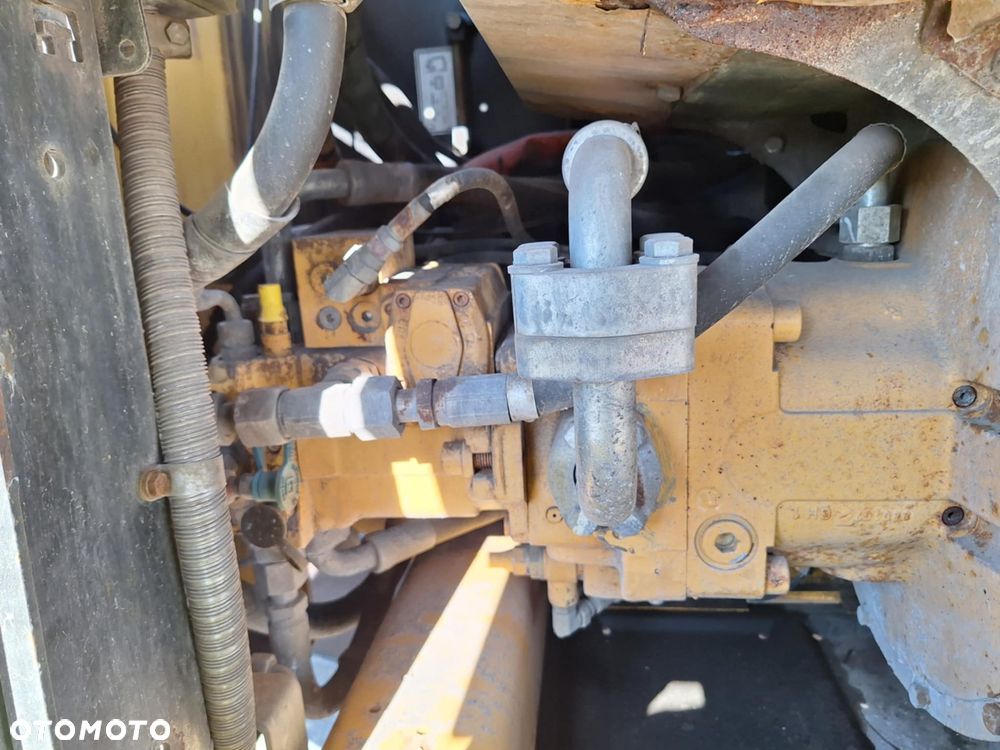 Caterpillar - 9