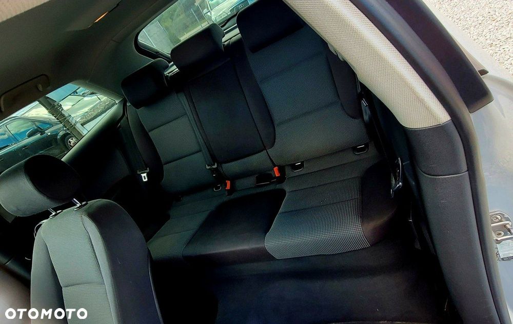 Audi A3 3-drzwiowe 1.6 FSI Attraction - 19