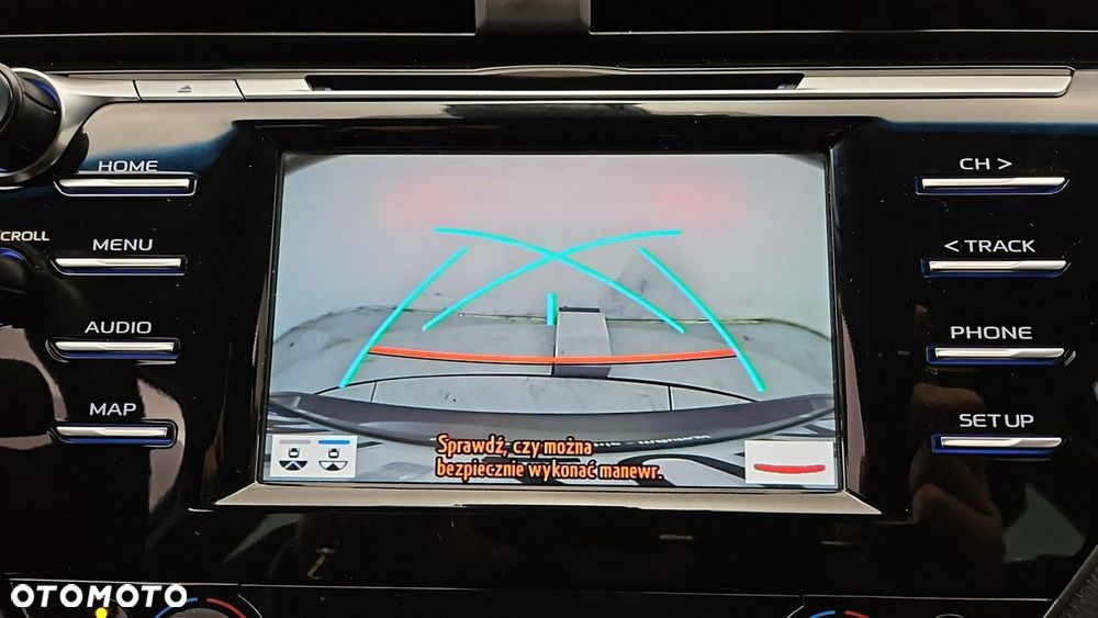 Toyota Camry 2.5 Hybrid Comfort CVT - 22