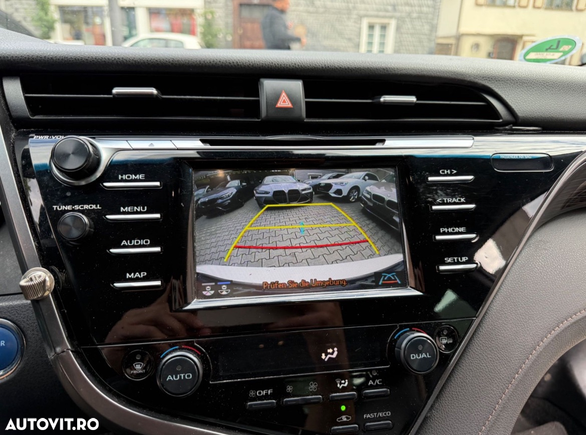Toyota Camry 2.5 Hybrid Business - 15