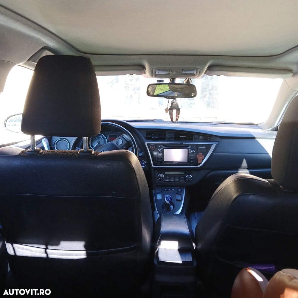 Toyota Auris 1.8 L VVT-i Luna - 5